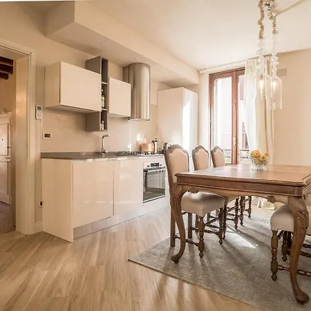 Palazzo Veneziano Direct At The Canal With Roof Terrace Holiday home *