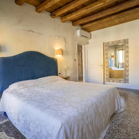 Palazzo Veneziano Direct At The Canal With Roof Terrace