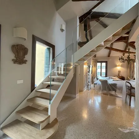 Palazzo Veneziano Direct At The Canal With Roof Terrace *
