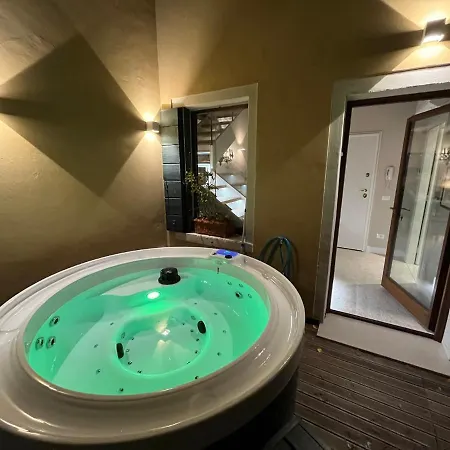 Holiday home Palazzo Veneziano Direct At The Canal With Roof Terrace *