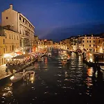 Palazzo Veneziano Direct At The Canal With Roof Terrace البندقية