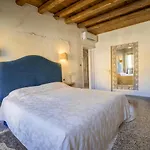Palazzo Veneziano Direct At The Canal With Roof Terrace