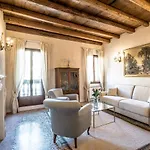 بيت للعطل Palazzo Veneziano Direct At The Canal With Roof Terrace البندقية