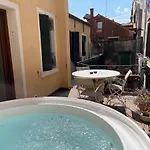 Palazzo Veneziano Direct At The Canal With Roof Terrace