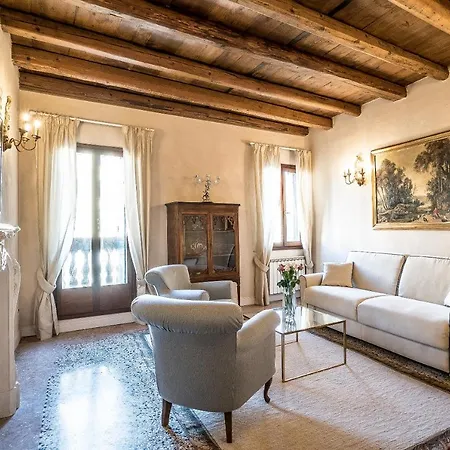 Nyaraló Palazzo Veneziano Direct At The Canal With Roof Terrace Velence