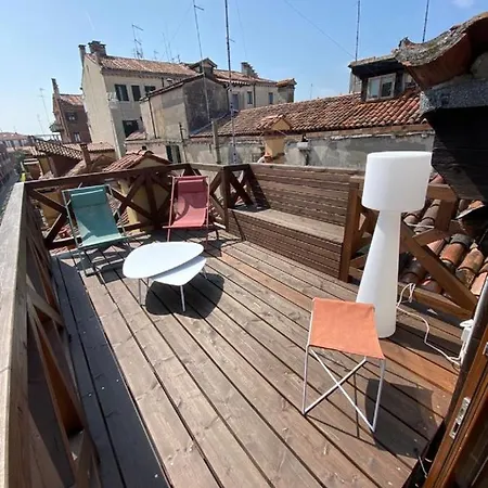 Nyaraló Palazzo Veneziano Direct At The Canal With Roof Terrace Velence