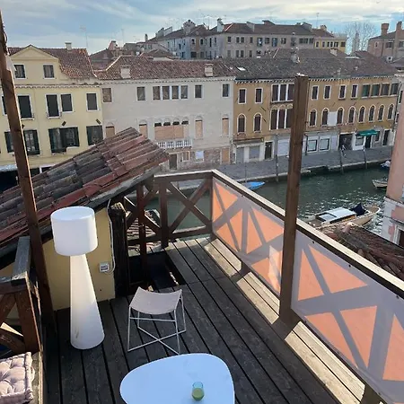 Nyaraló Palazzo Veneziano Direct At The Canal With Roof Terrace