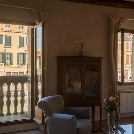 Palazzo Veneziano Direct At The Canal With Roof Terrace Tatil Evi
