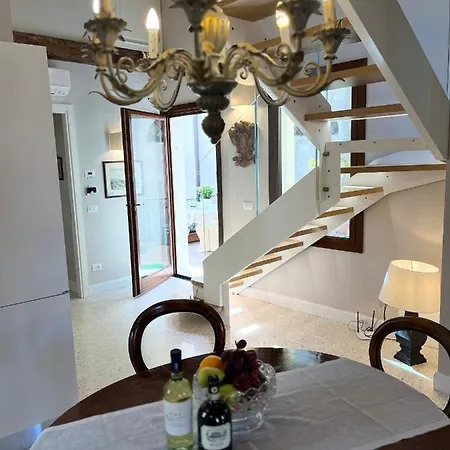 Palazzo Veneziano Direct At The Canal With Roof Terrace *